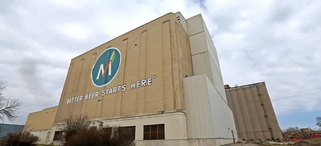 Froedert Malt Corp. plant is demolished but pieces will be saved to preserve its history